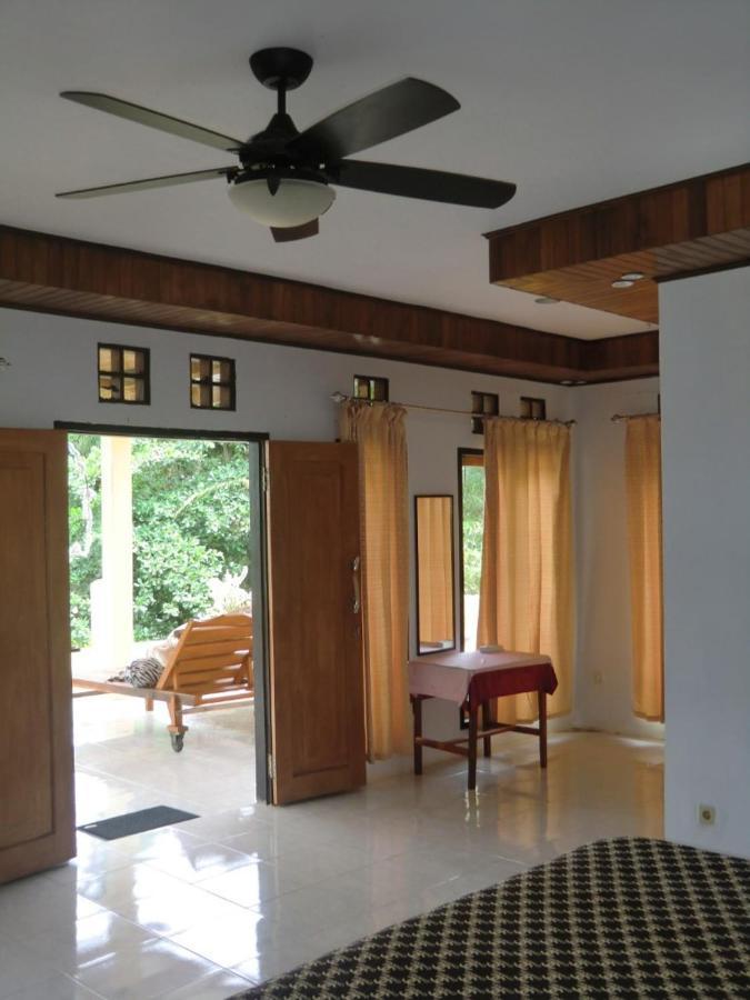 Bunaken Sea Garden Resort Экстерьер фото
