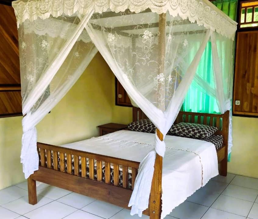 Bunaken Sea Garden Resort Экстерьер фото